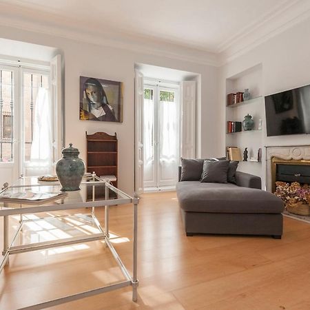 Palace Apartment - Palacio Real Balcony Madrid Exterior foto